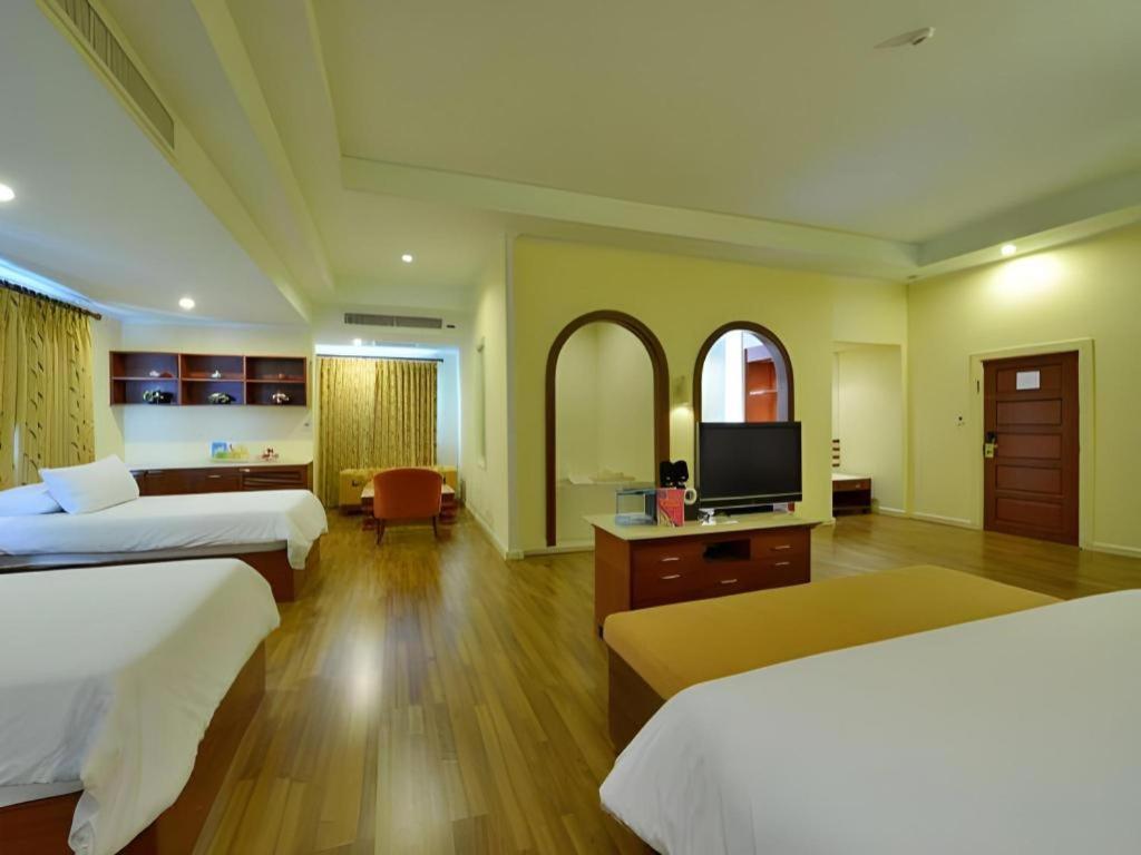 Hip Hotel Бангкок Экстерьер фото