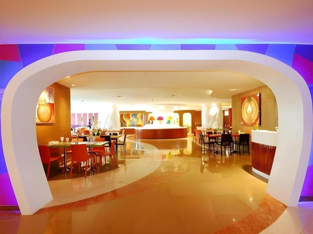 Hip Hotel Бангкок Экстерьер фото