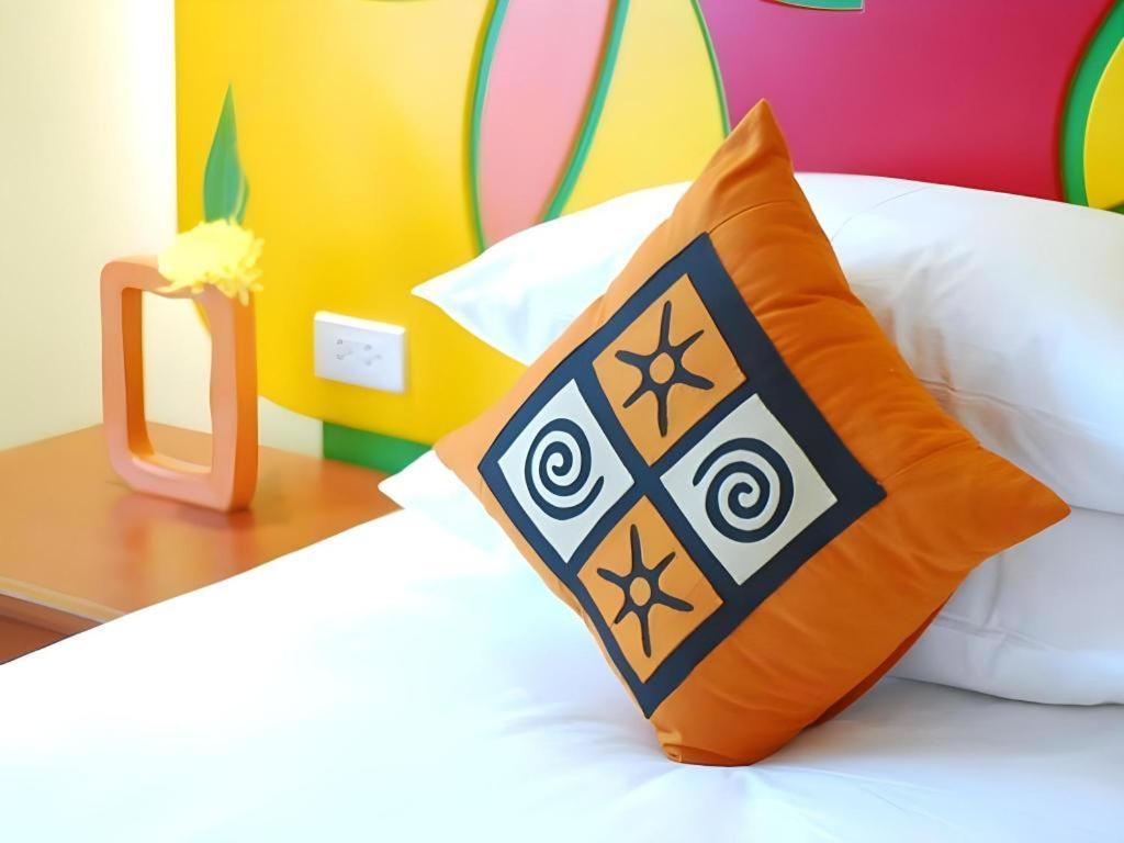Hip Hotel Бангкок Экстерьер фото