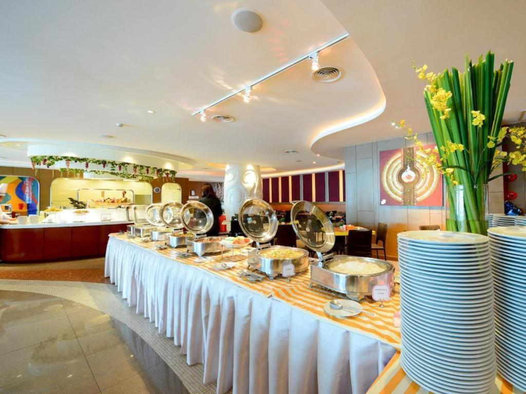 Hip Hotel Бангкок Экстерьер фото
